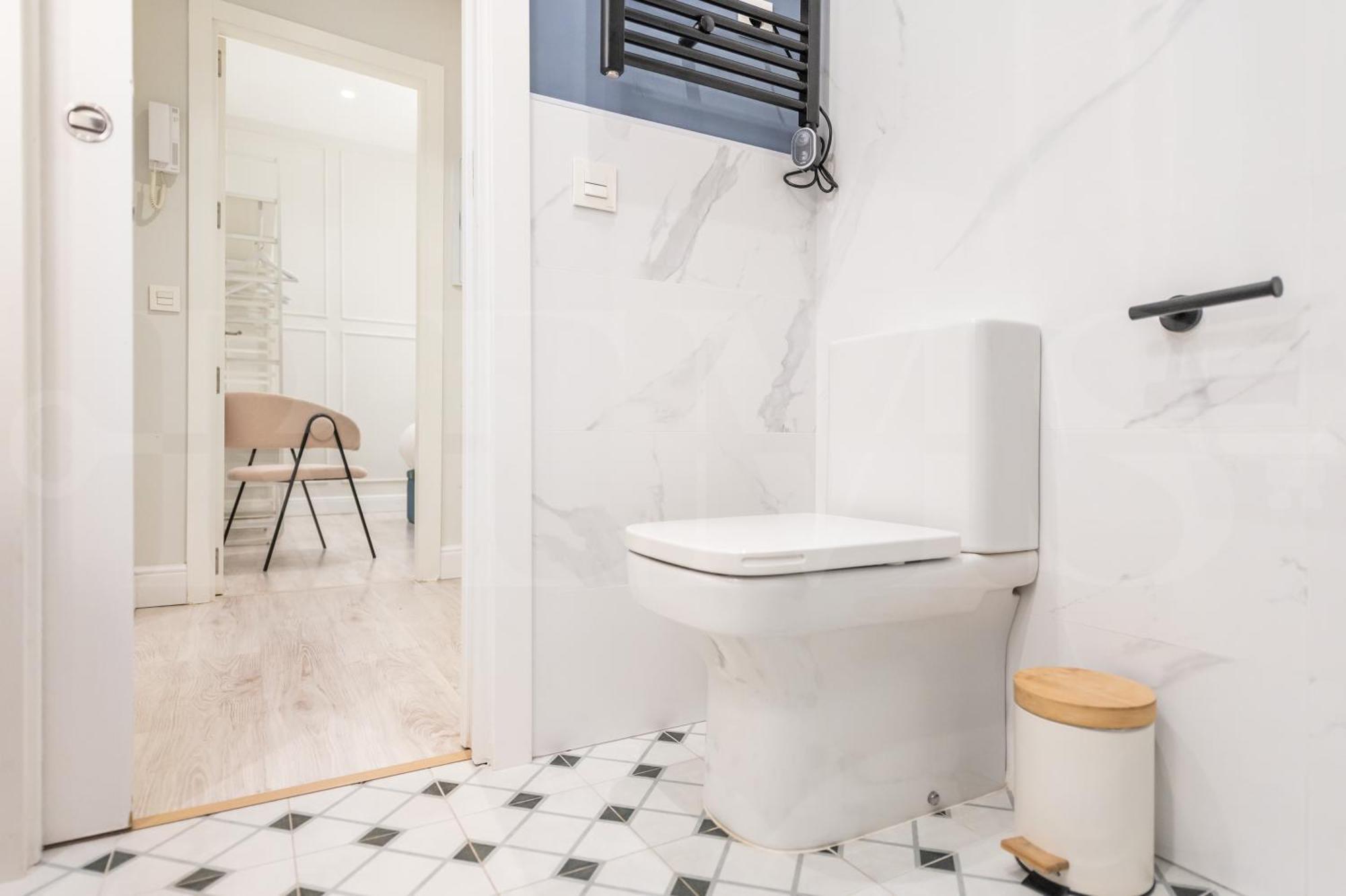 Historic Charm Steps From Landmarks By Rems Malaga