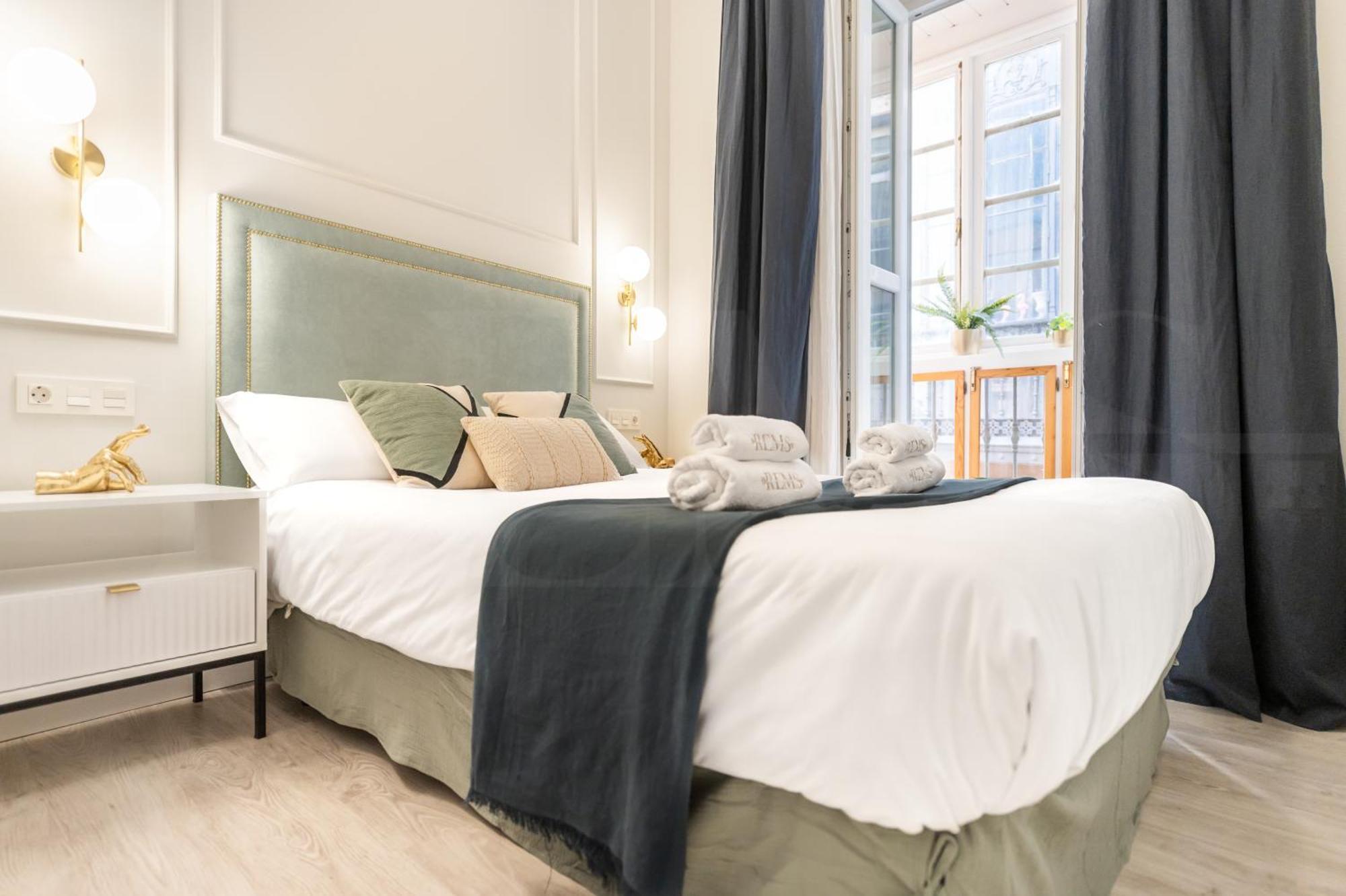 Historic Charm Steps From Landmarks By Rems Apartment Málaga